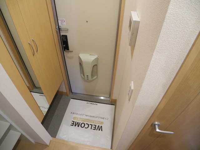 玄関　※室内画像は別号室のもの