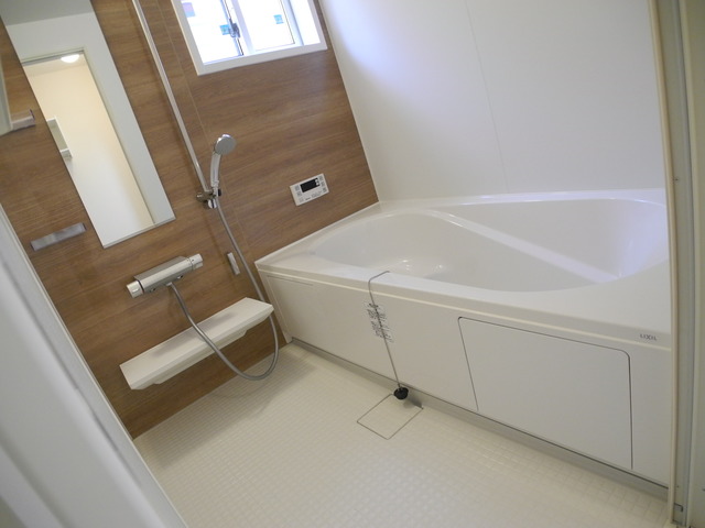バス・シャワールーム　※室内画像は別号室のもの