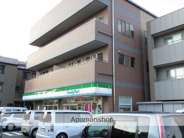 コンビニ　ファミリーマート（コンビニ）まで206m