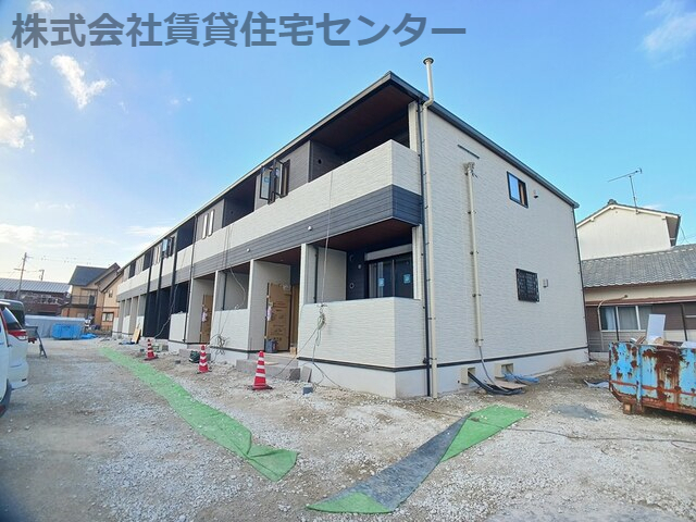 建物外観　建築中