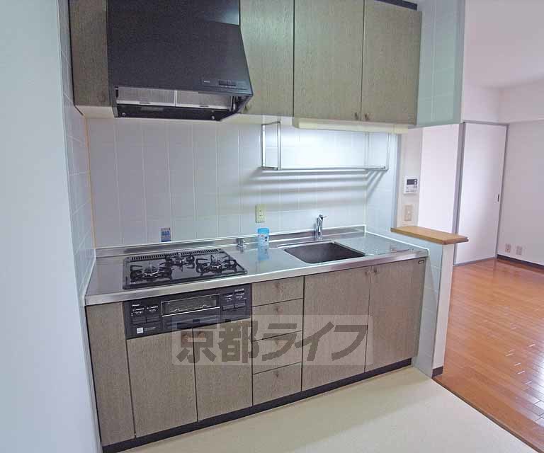 キッチン　３口コンロのシステムキッチンです！