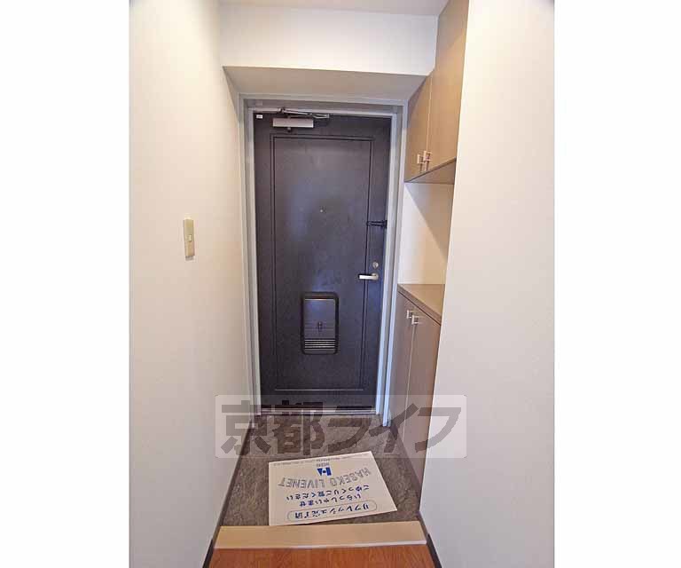 その他設備　明るい玄関です。