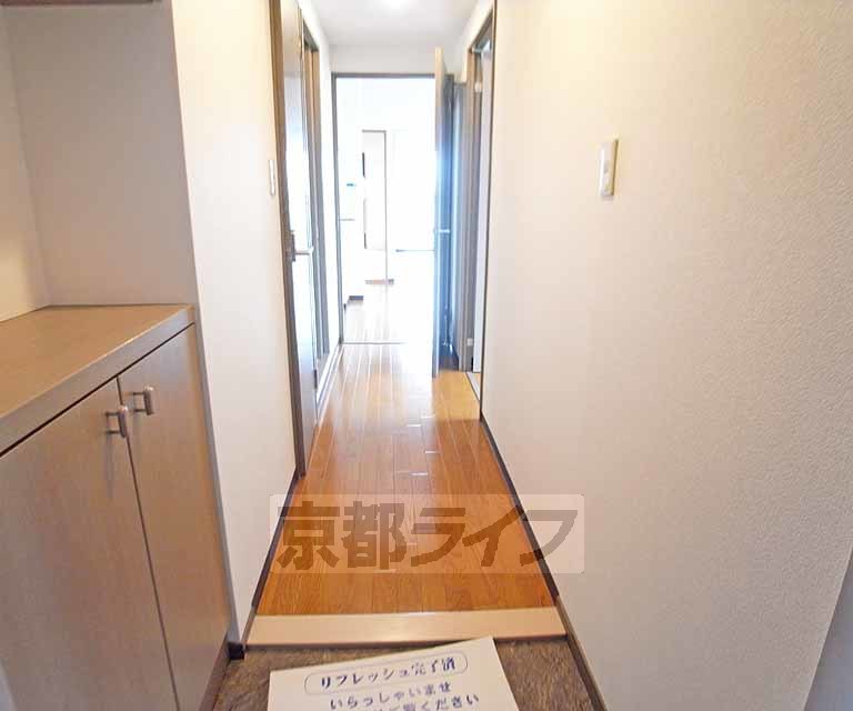 その他部屋・スペース　明るい廊下です