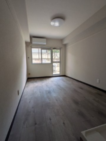 居室・リビング　照明付きのお部屋です。