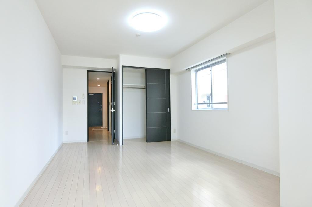 居室・リビング　★同マンションのタイプ違いの画像です