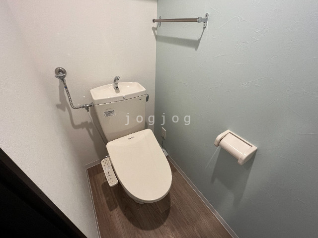 トイレ　温水洗浄便座付き