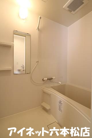 バス・シャワールーム　疲れはこちらで流します