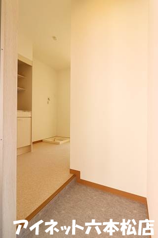 玄関　優しい日差しが舞い込む玄関にただいま