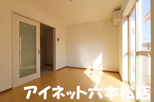 その他部屋・スペース　形もきれいで家具配置もグッド