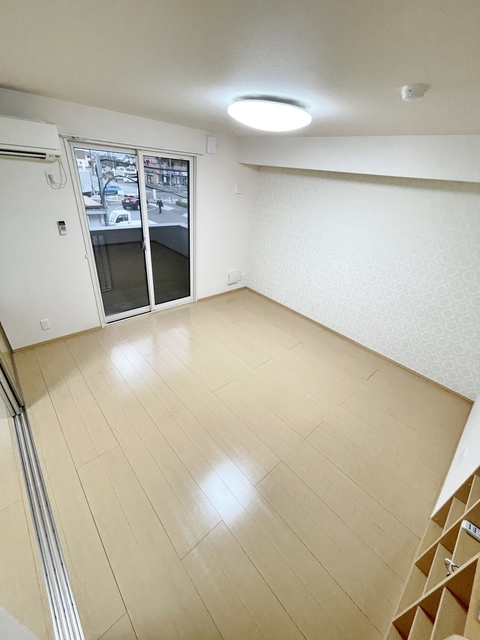 居室・リビング　※写真は同タイプの別のお部屋になります。