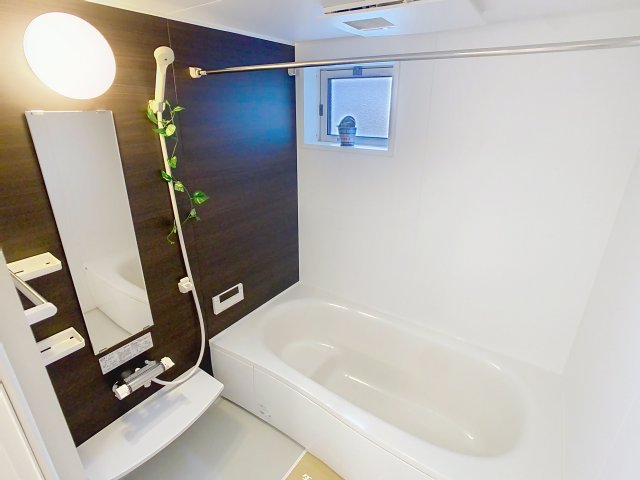 バス・シャワールーム　写真、間取図面、設備、概要などが現況と異なる場合は現況優先と