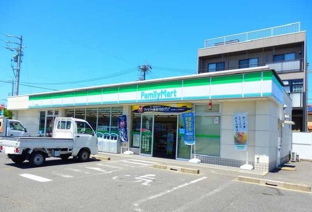 コンビニ　ファミリーマート桑名増田店（コンビニ）まで1200m