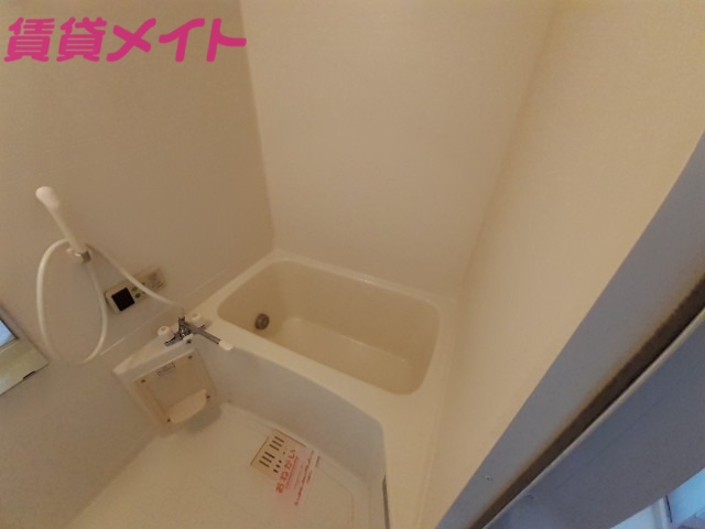 バス・シャワールーム　同型別室のお写真です