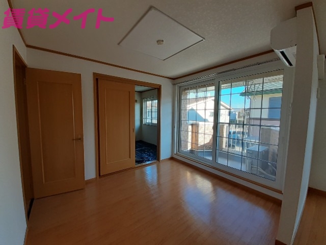 居室・リビング　同型別室のお写真です