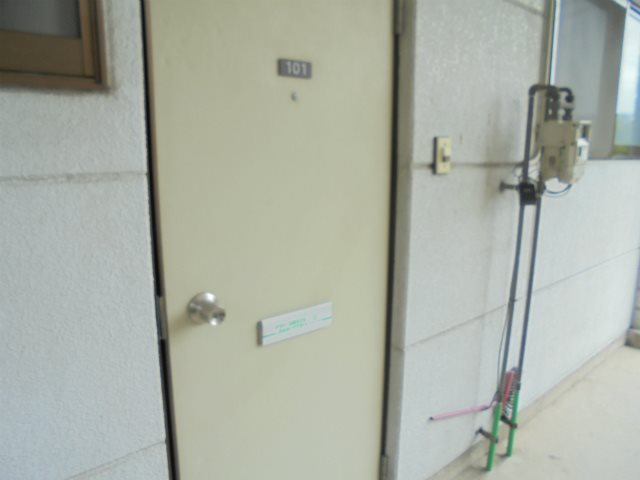 セキュリティ　TVモニターフォンつける予定。