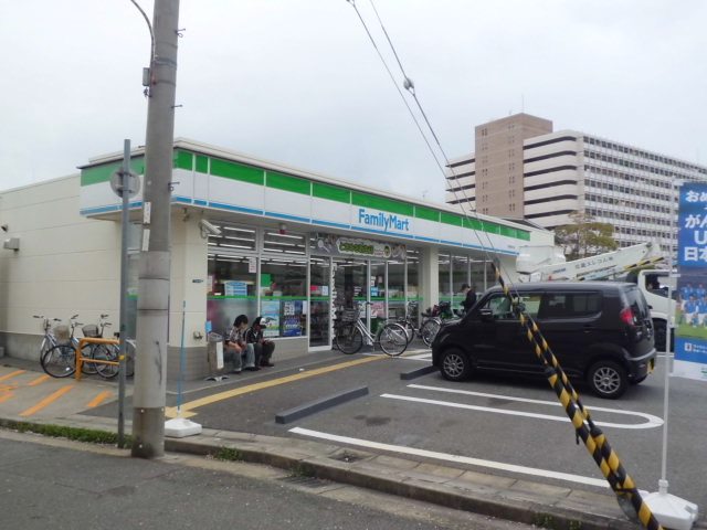 コンビニ　ファミリーマート 尼崎南清水店（コンビニ）まで266m