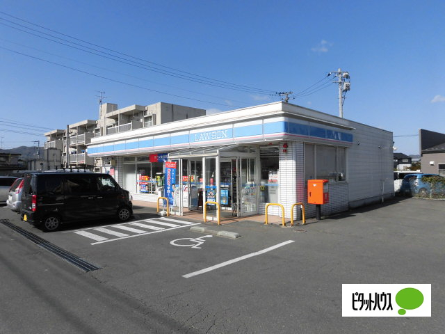 コンビニ　ローソン滝沢穴口店（コンビニ）まで744m