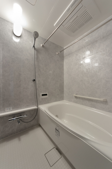 バス・シャワールーム　※写真は同タイプ住戸です。