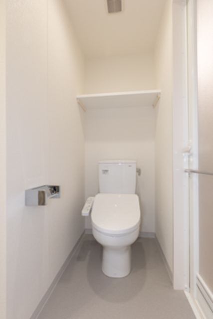 トイレ　※写真は同タイプ住戸です。