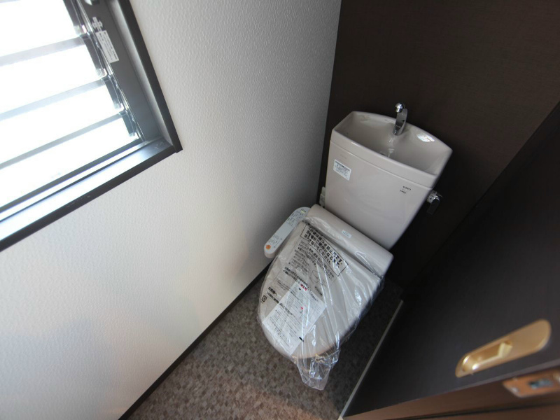 トイレ　温水洗浄暖房便座付トイレ