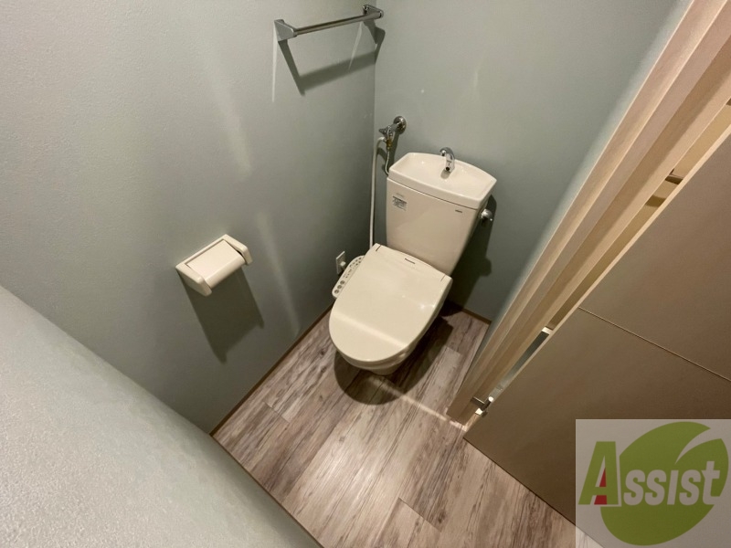 トイレ　ウォシュレット機能がついたトイレです。安心して使用できます。