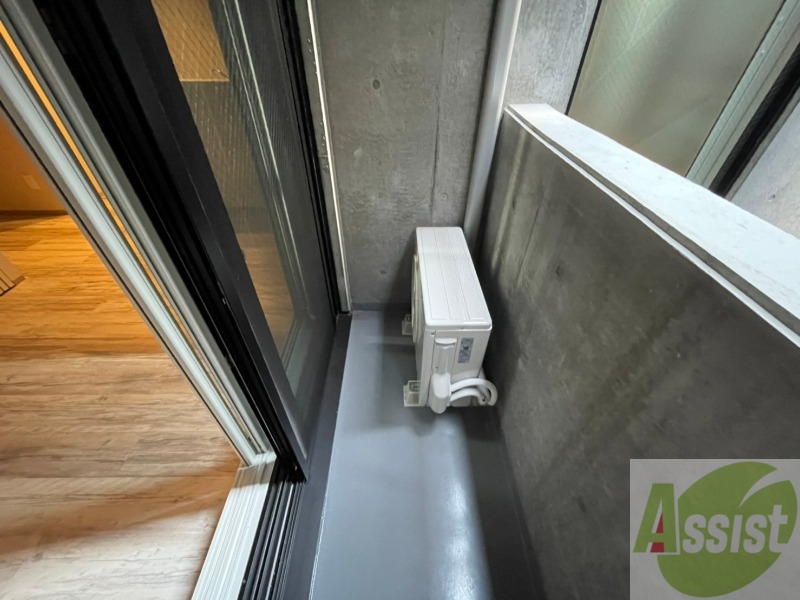 バルコニー　こちらはバルコニー。洗濯物が干せるようになっています。