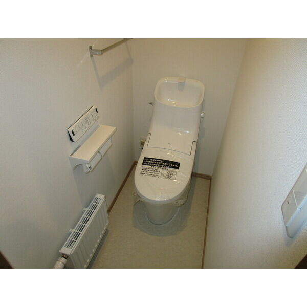 トイレ　☆温水洗浄便座完備☆