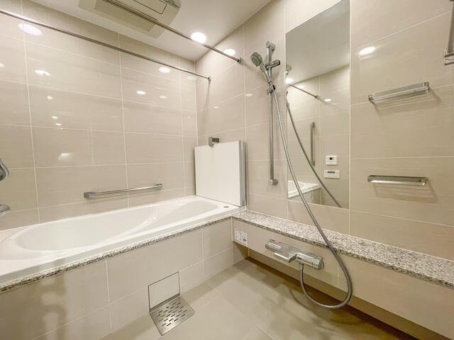 バス・シャワールーム　※写真は同タイプ住戸です。