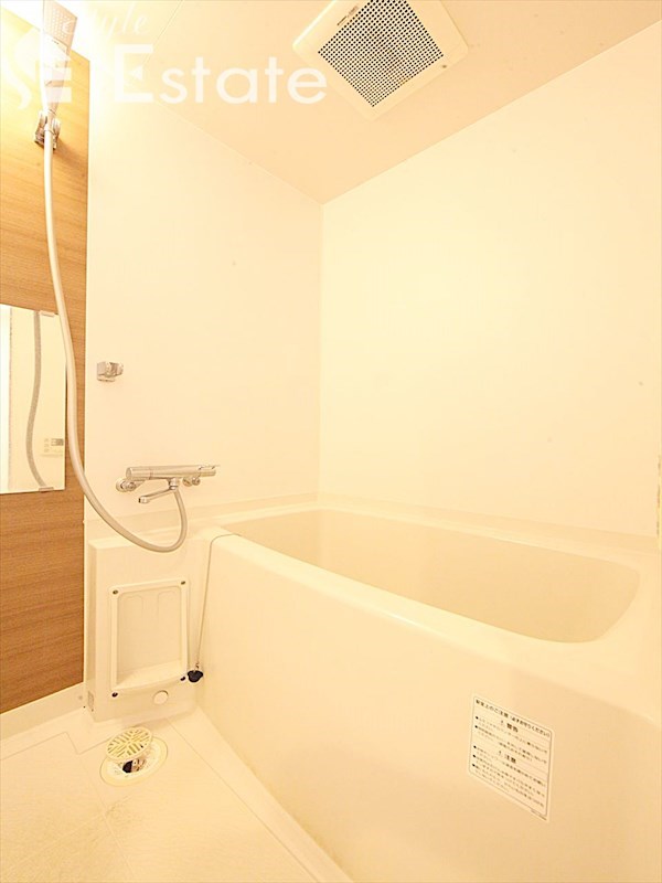 バス・シャワールーム　バスルーム