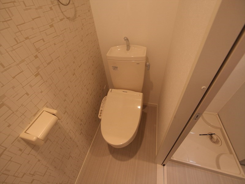 トイレ　温水洗浄暖房便座付トイレ