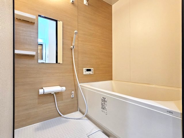 バス・シャワールーム　追い焚き機能付き