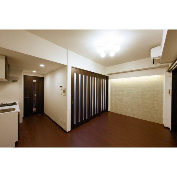 居室・リビング　こちらのリビングで趣味の時間をお楽しみください