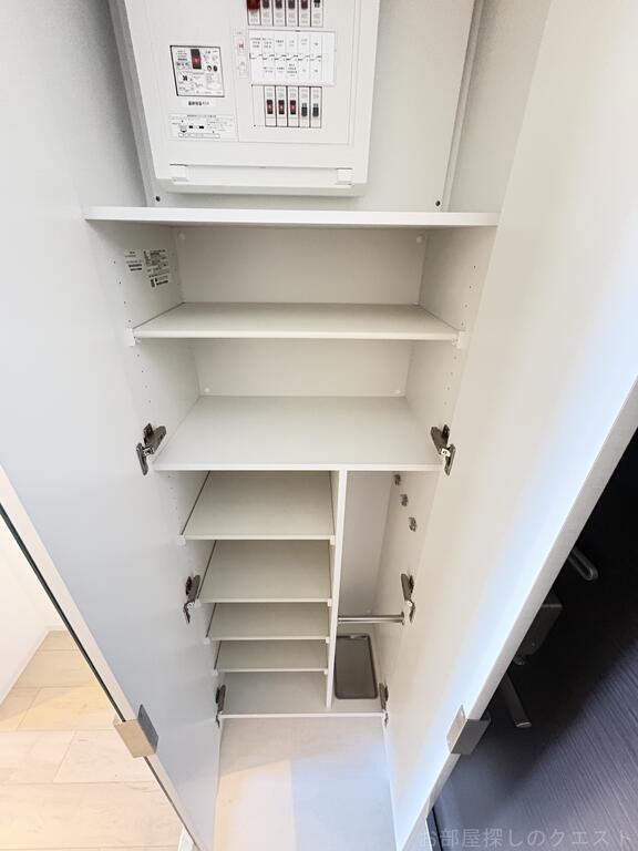 玄関　（写真は同タイプ）