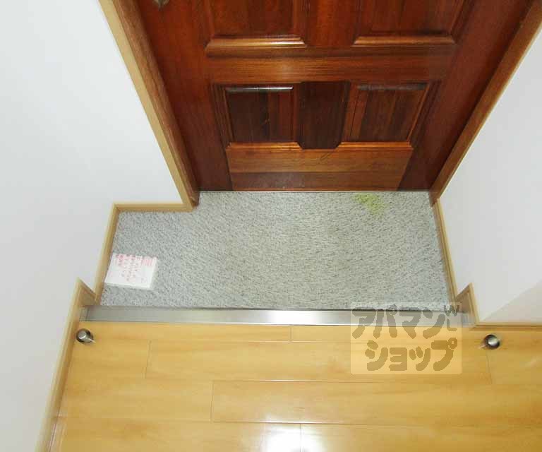 玄関　２０８号室の写真です。