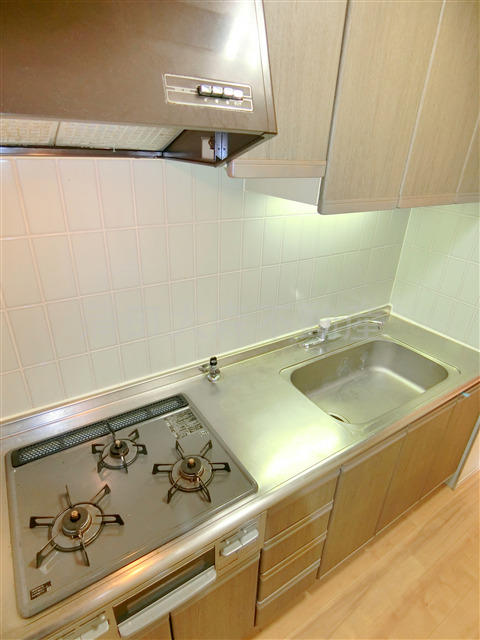 キッチン　３口ガスグリル付システムキッチン