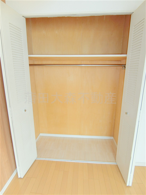 収納　洋室5.5帖の収納　クローゼット