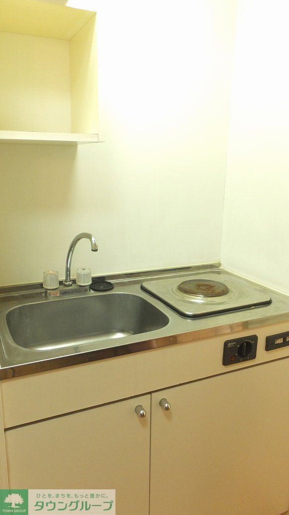 キッチン　1口の電気コンロ