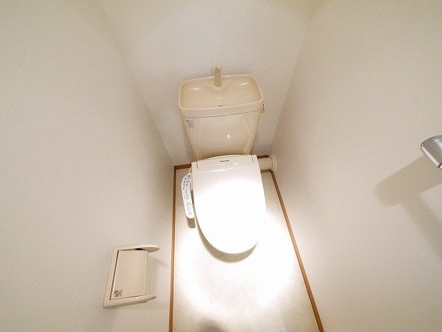 トイレ　トイレもきれいです