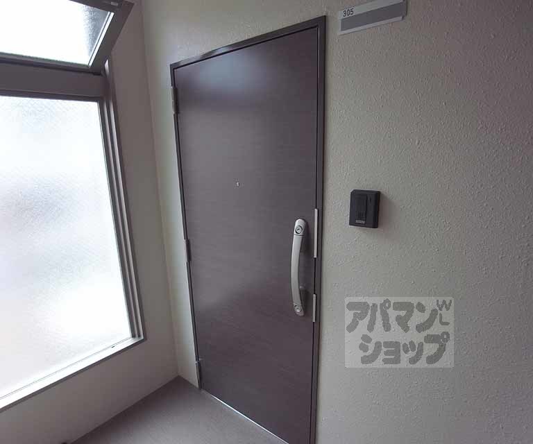 その他設備　玄関ドア。