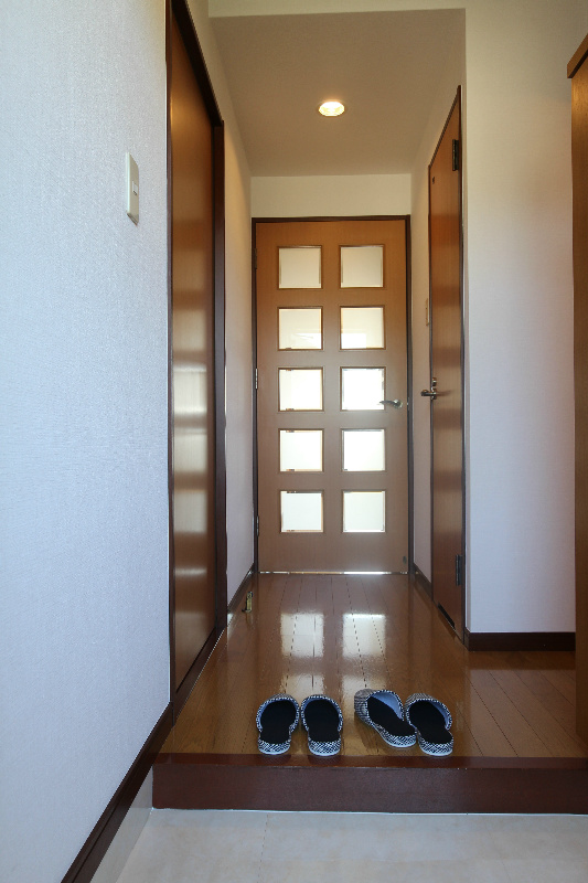 玄関　※他号室のお写真です。