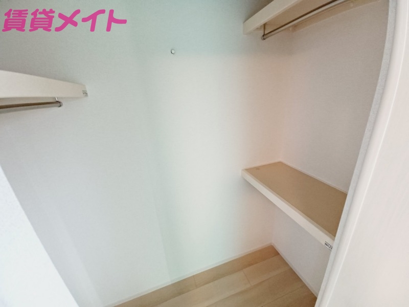 収納　同型参考写真