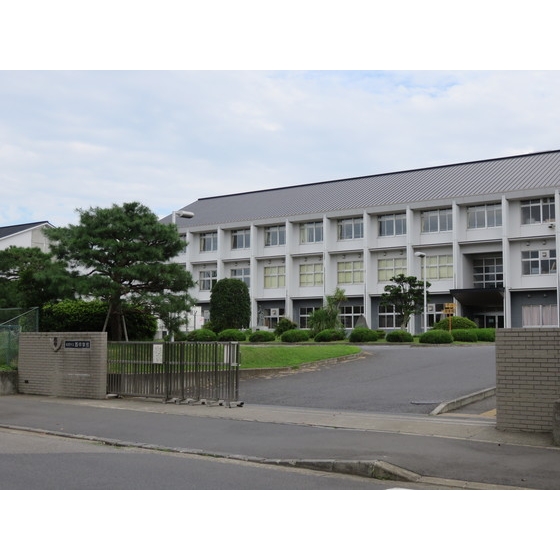 市立西中学校（中学校）まで600m