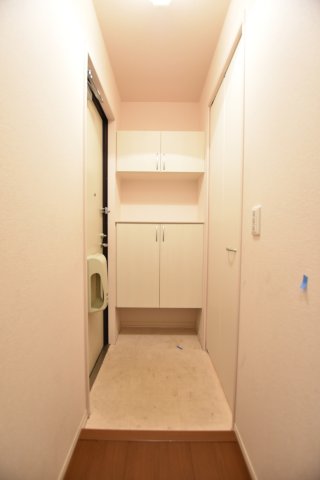 玄関　同物件、別号室の参考写真です。