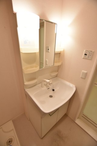 洗面設備　同物件、別号室の参考写真です。