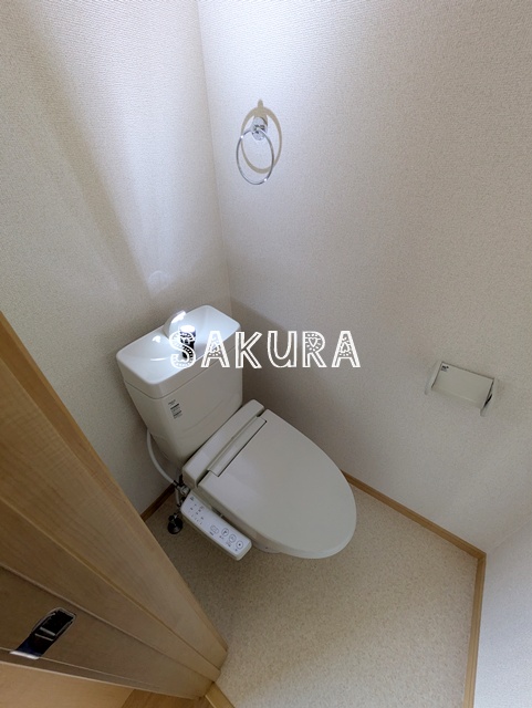トイレ　嬉しい温水洗浄便座♪