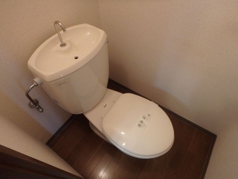 トイレ　（参考）２階の室内写真です