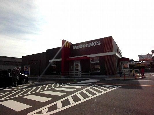 飲食店　マクドナルド 桑名並木通り店（飲食店）まで642m
