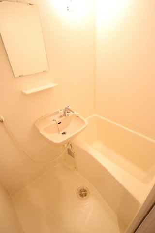 バス・シャワールーム　コンパクトで使いやすいお風呂です※同建築シリーズ参考イメージ