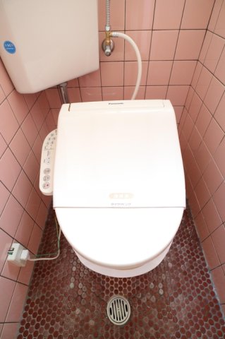 トイレ　コンパクトで使いやすいトイレです♪