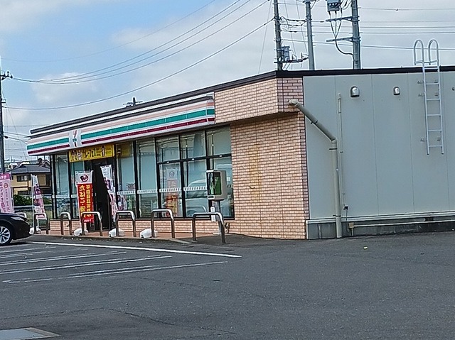 コンビニ　セブンイレブン古河上辺見鹿養台（コンビニ）まで350m